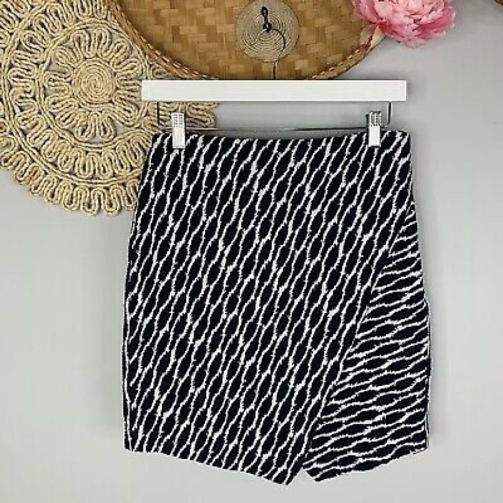 Black and White Patterned Skirt
